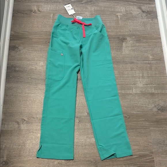 Figs Pants - FIGS NWT cargo scrub pants